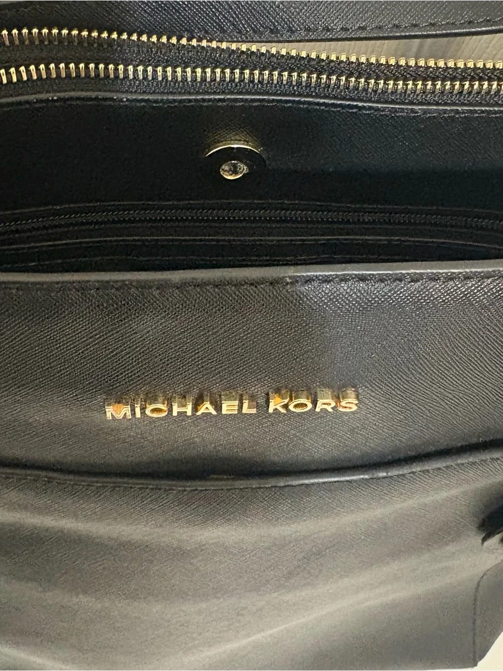 MICHAEL KORS Voyager Large Saffiano Leather Tote Bag, Black & Gold Hardware NWOT